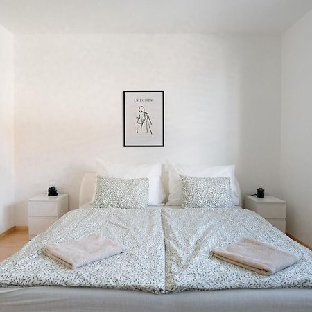 The Dante Villa Apartments Prague Exterior photo