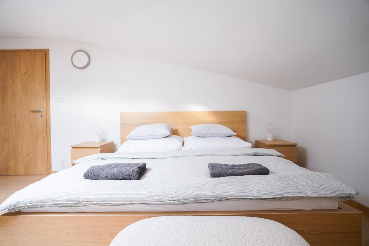 The Dante Villa Apartments Prague Exterior photo