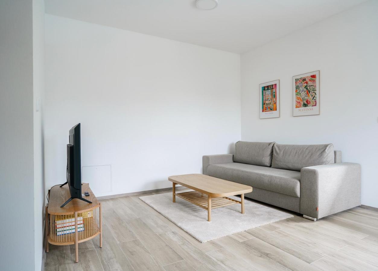 The Dante Villa Apartments Prague Exterior photo